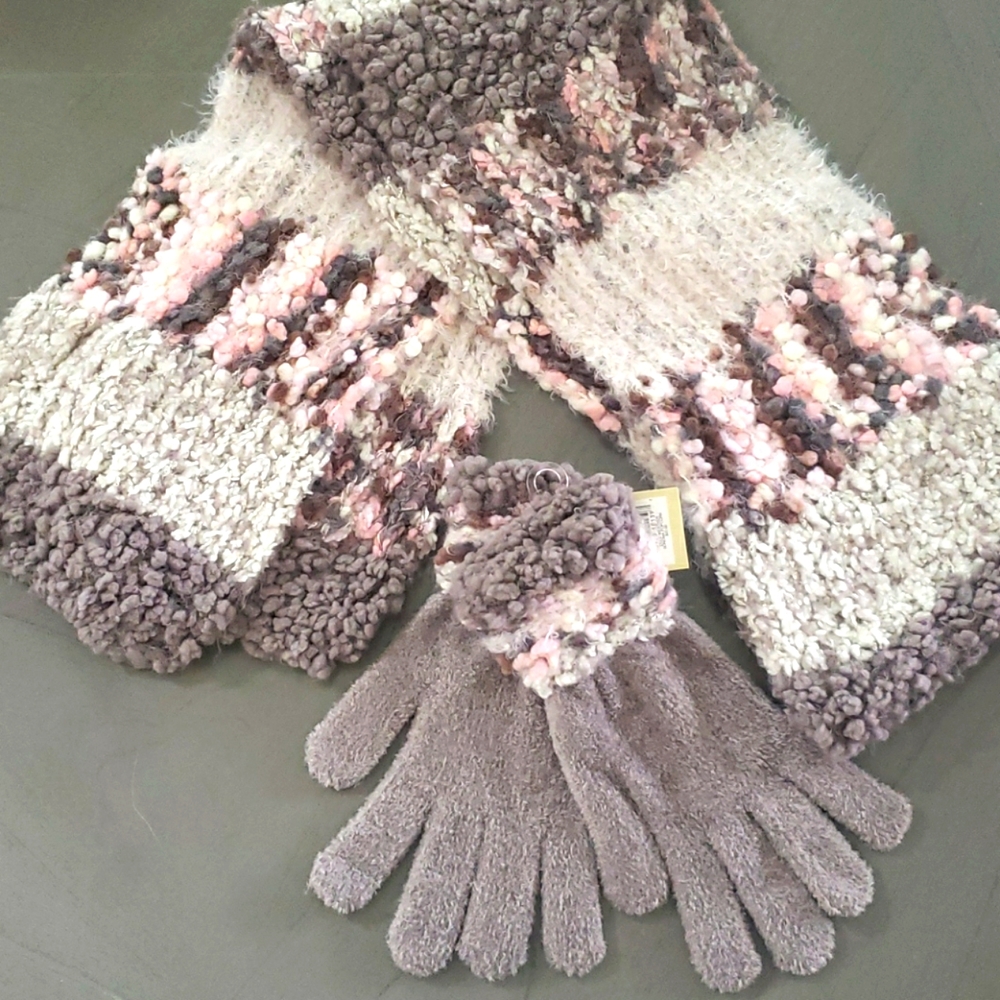 Soft popcorn grey, pink,white scarf and glove set